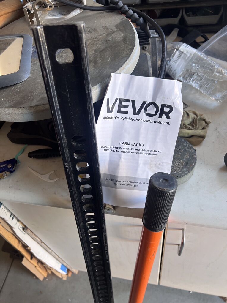 NEW 48 Farm / Camper Jack