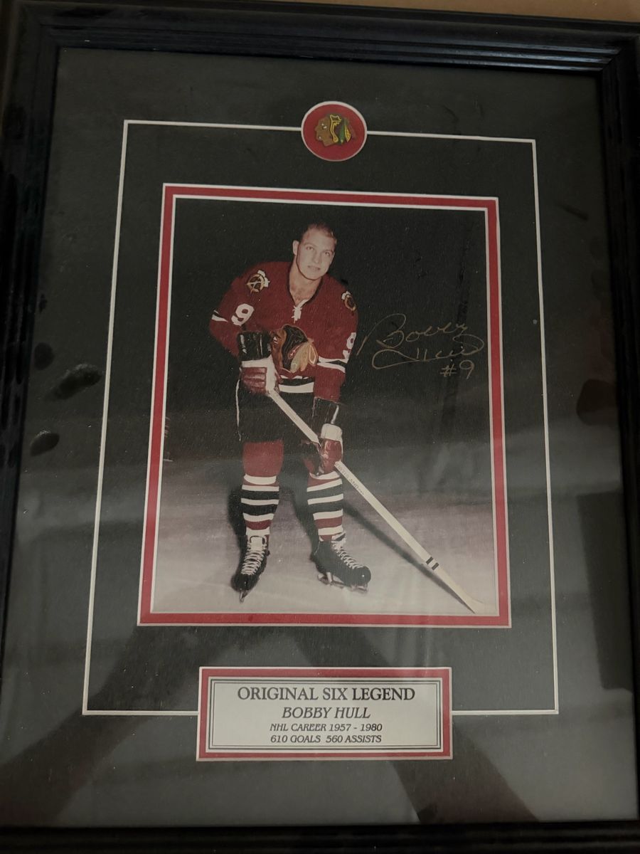 Bobby Hull Signed Framed Photo - Chicago Blackhawks - Original Six Legend - NHL Career Stats