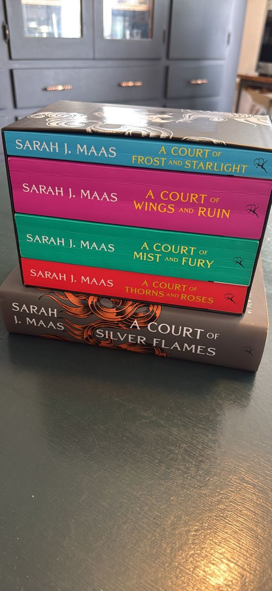 Sarah J. Maas A Court of Thorns & Roses Series Books 1-5
