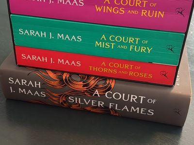Sarah J. Maas A Court of Thorns & Roses Series Books 1-5