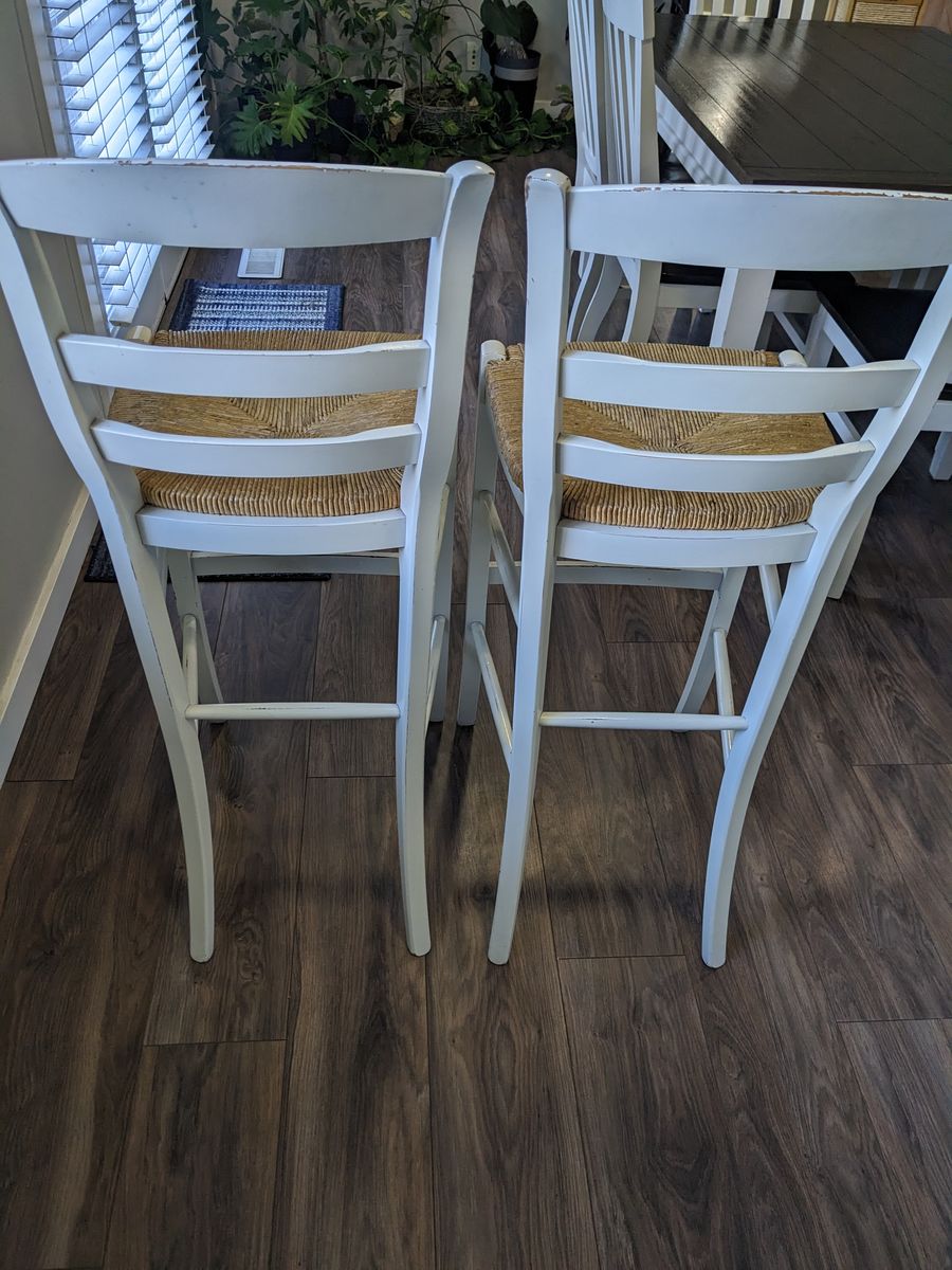 Set of 2 White Bar Stools with Woven Rush Seats