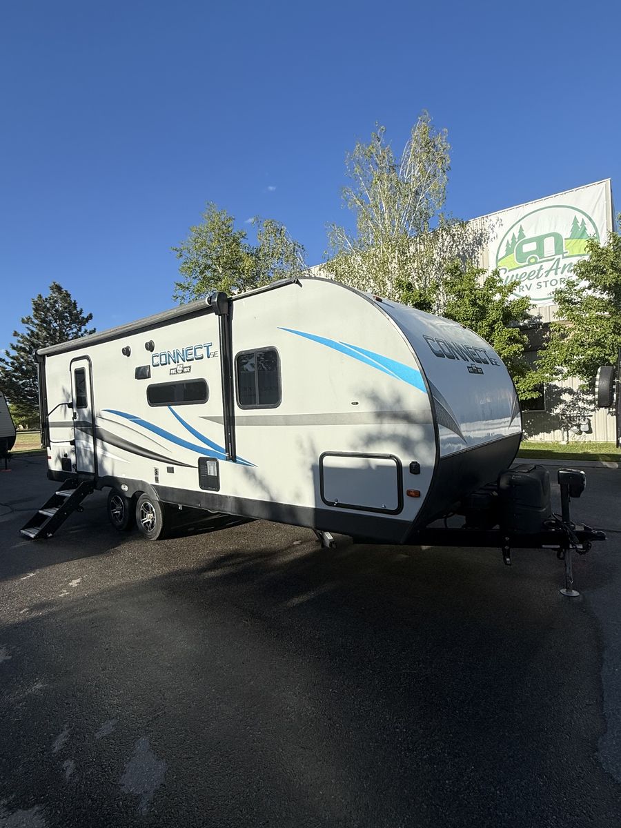 2021 Connect By KZ 221RBSE Couples Coach Travel Trailer
