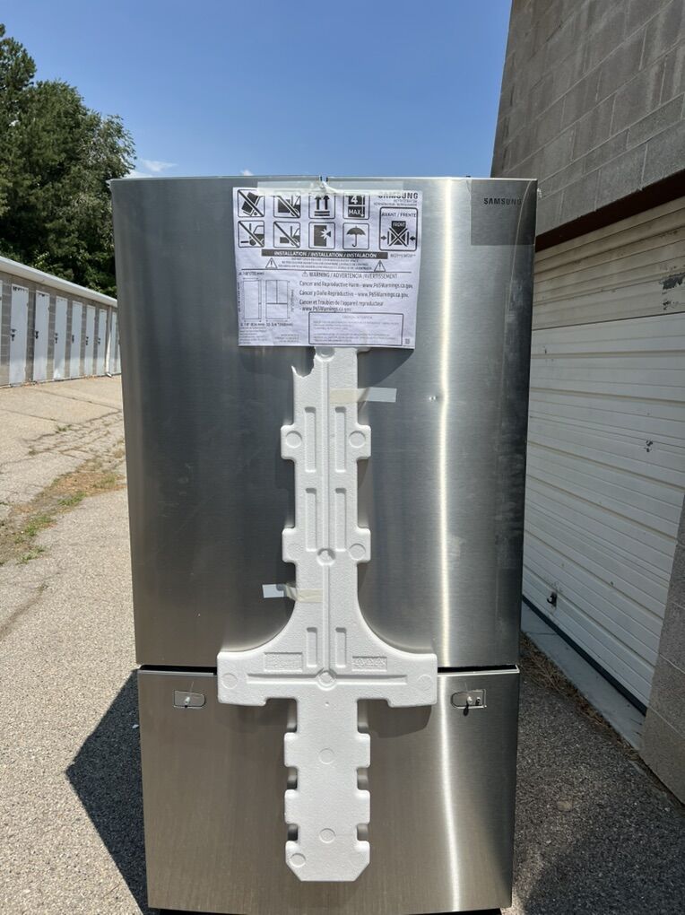 Samsung - 28 cu. ft. 3-Door French Door Ref