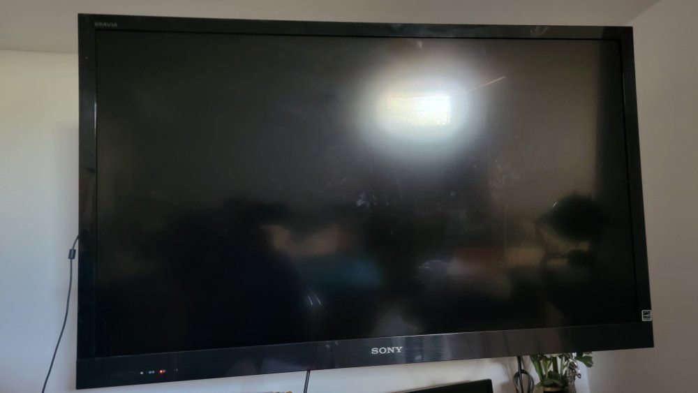 46 inches Sony Bravia TV