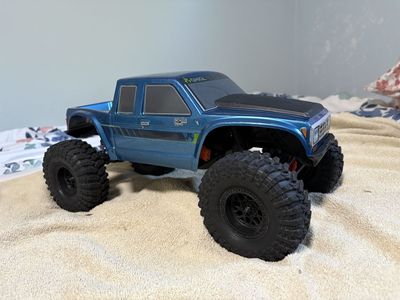 Axial Coyote