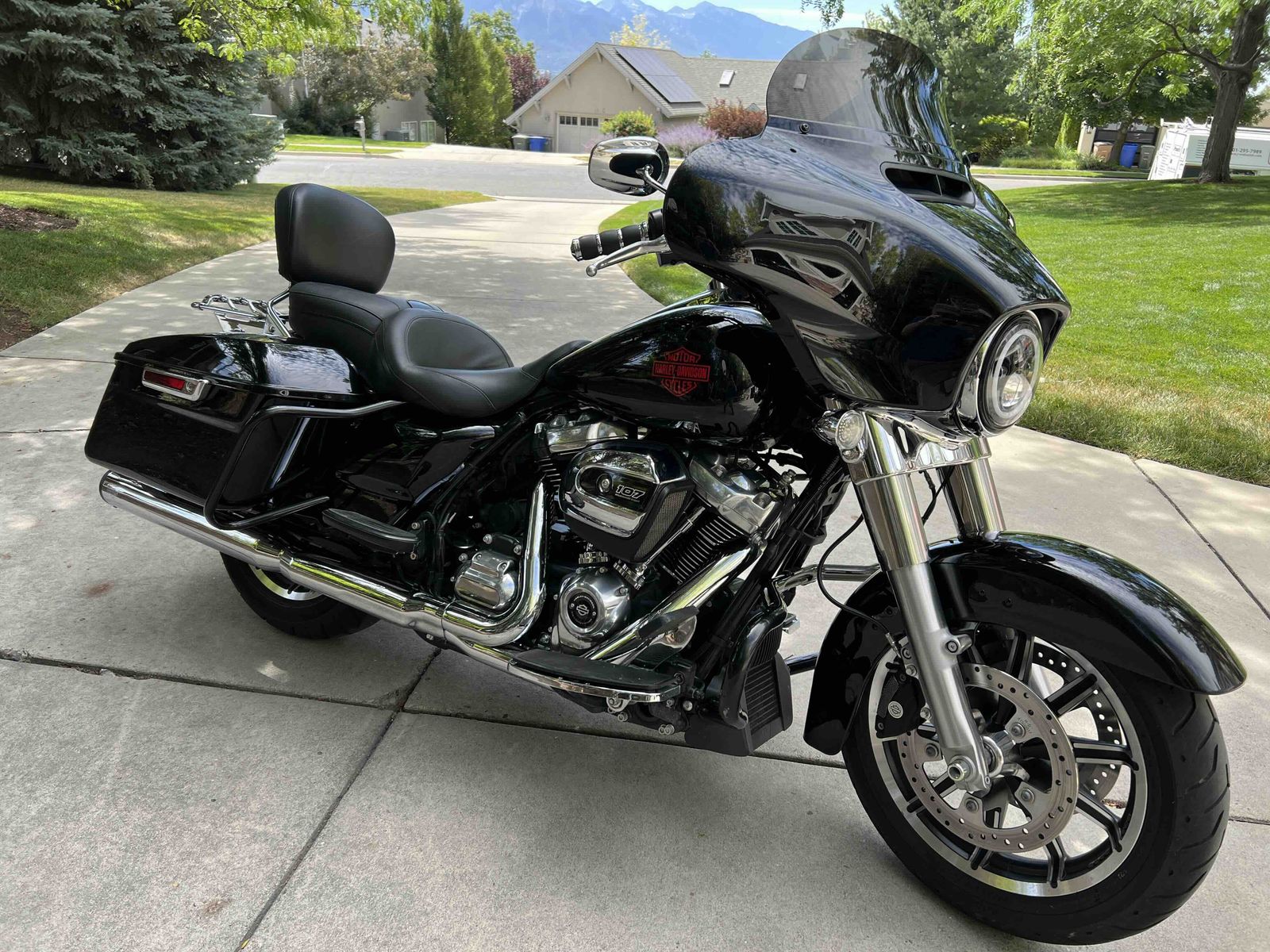 2022 Harley Davidson Electra Glide Standard FLHT