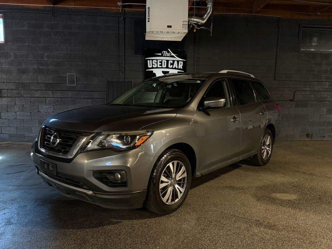 2017 Nissan Pathfinder SV