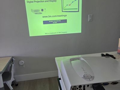 3M X55 Projector + Ceiling Mount