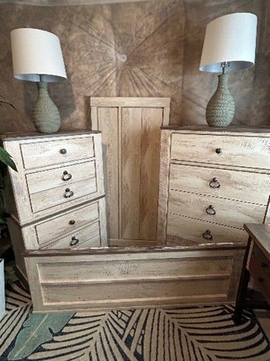 Whitewash Wood Bedroom Set including Nautica Sea form Green Lamps