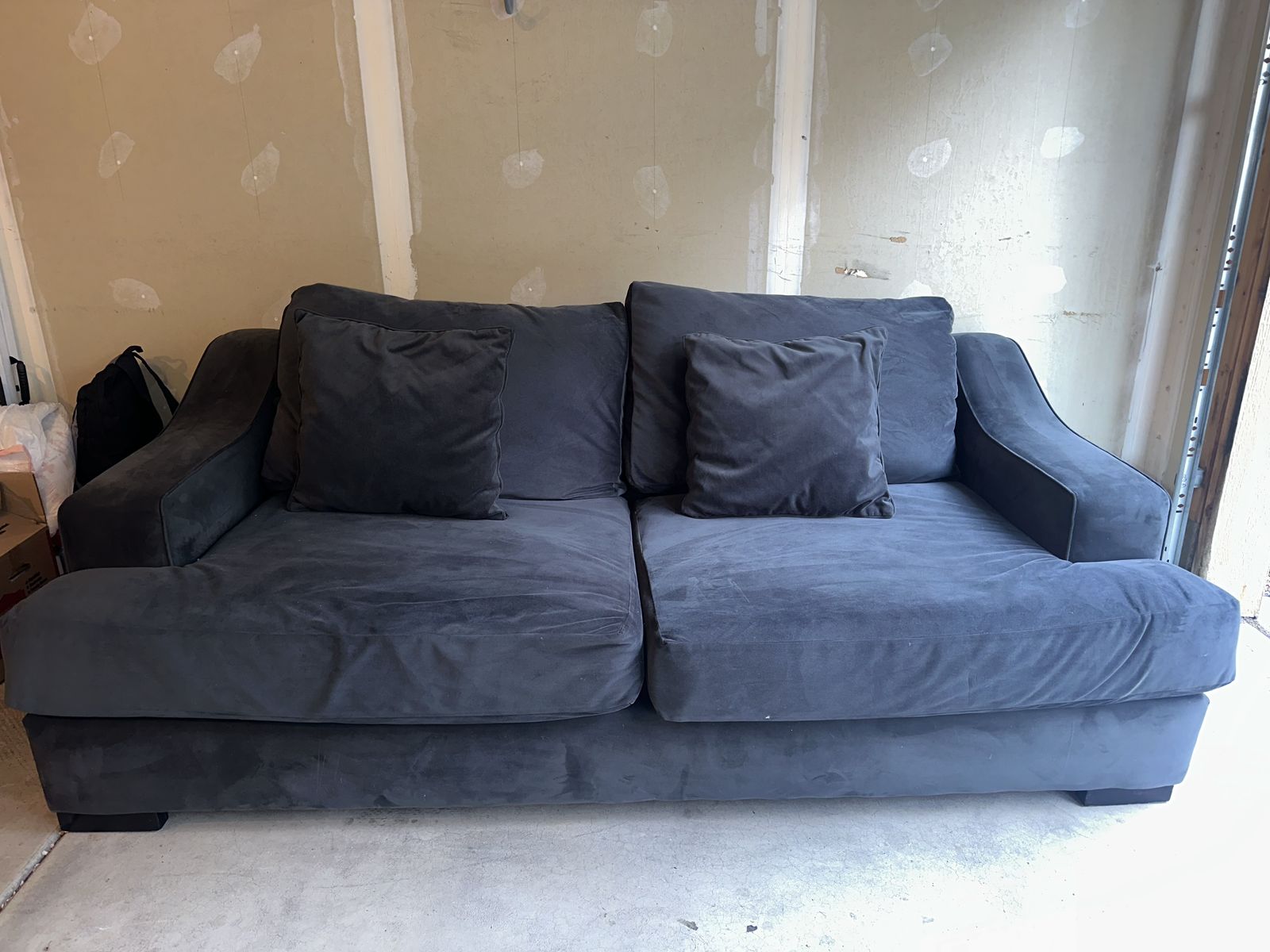 Main image 3