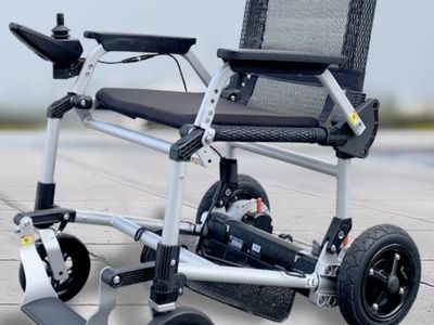 ZOOMER Foldable Power Chair, Lightweight Electric Wheelchair for Easy Transport. Excellent Conditions! Almost New.