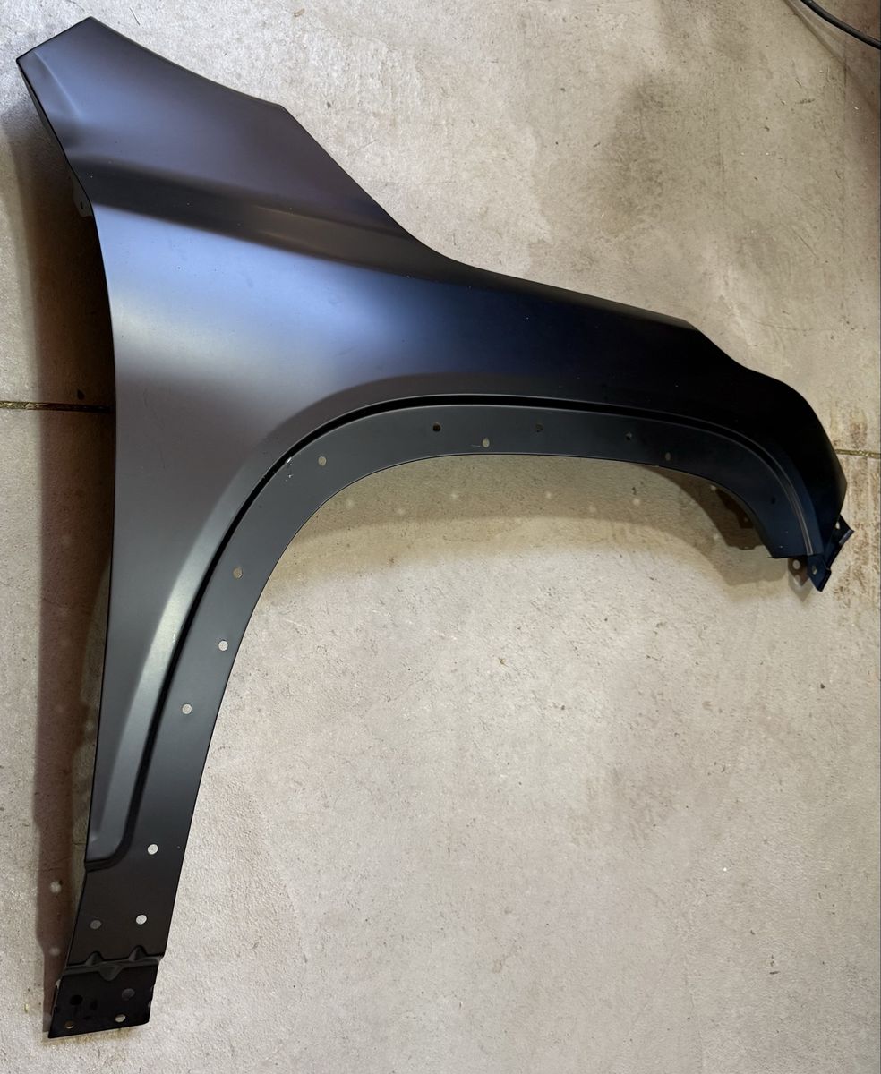 17-19 GMC Acadia right front passenger side fender
