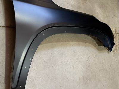 17-19 GMC Acadia right front passenger side fender