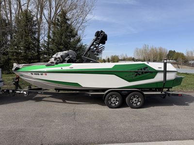 Axis T23 Wakeboard Boat with Trailer - White & Green, Excellent Condition