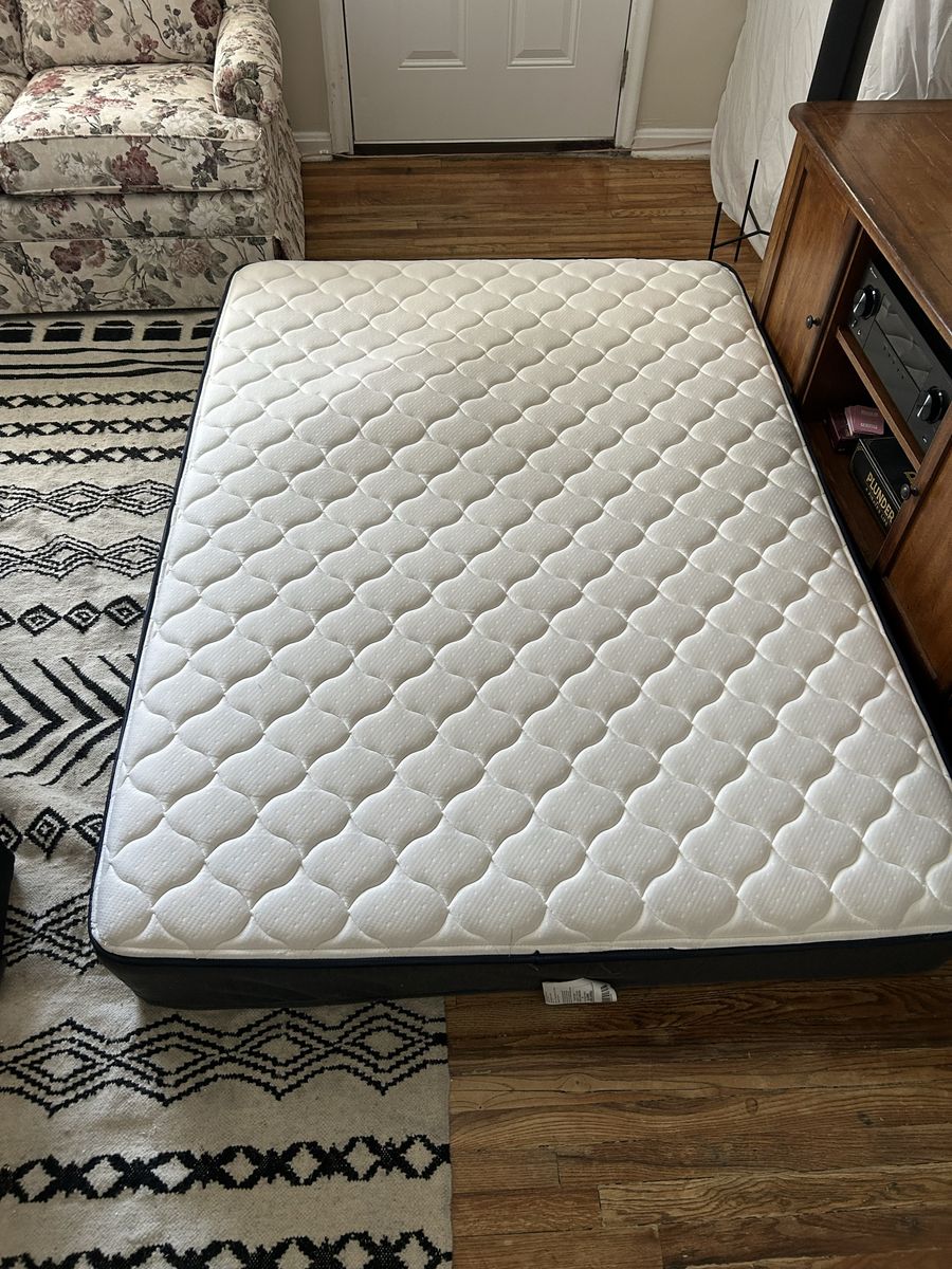Full size mattress