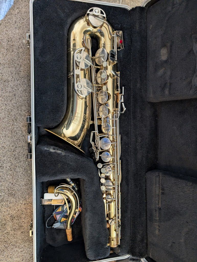Bundy II Tenor Sax Saxophone with Warranty