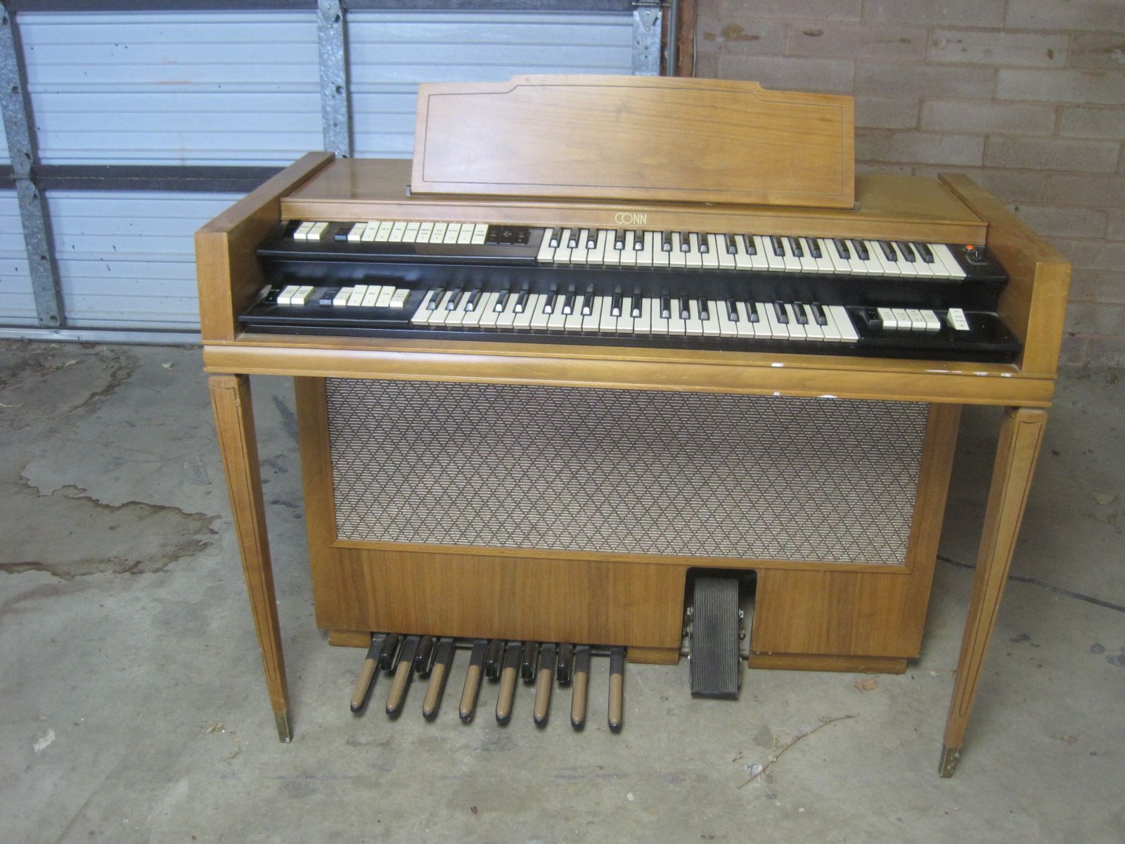 Vintage The Conn Organ Minuet Electric Spinet Model 541 Light Brown Wood