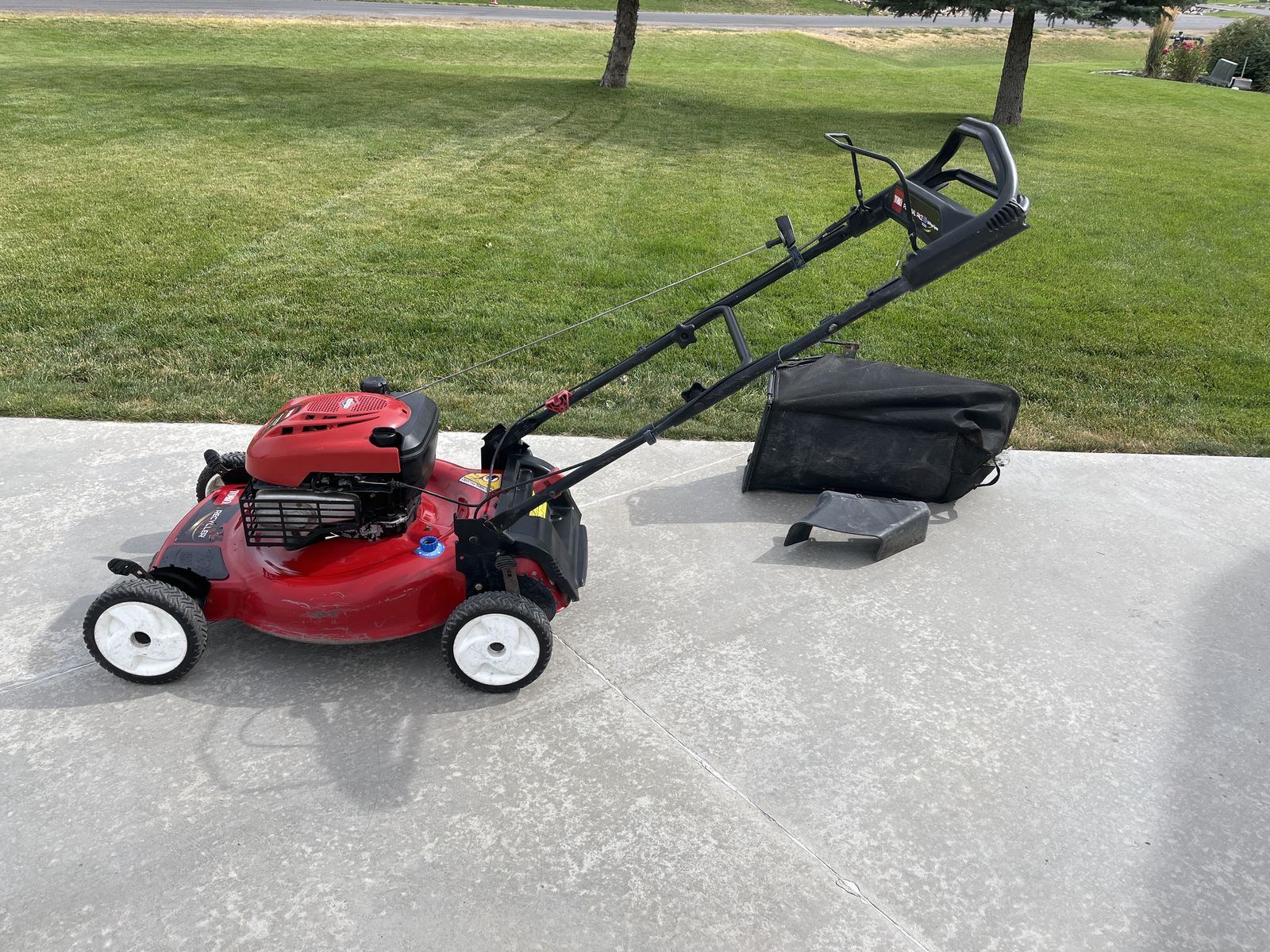 Toro Recycler  Personal Pace self proppell WITH VERY LOW HOURS
