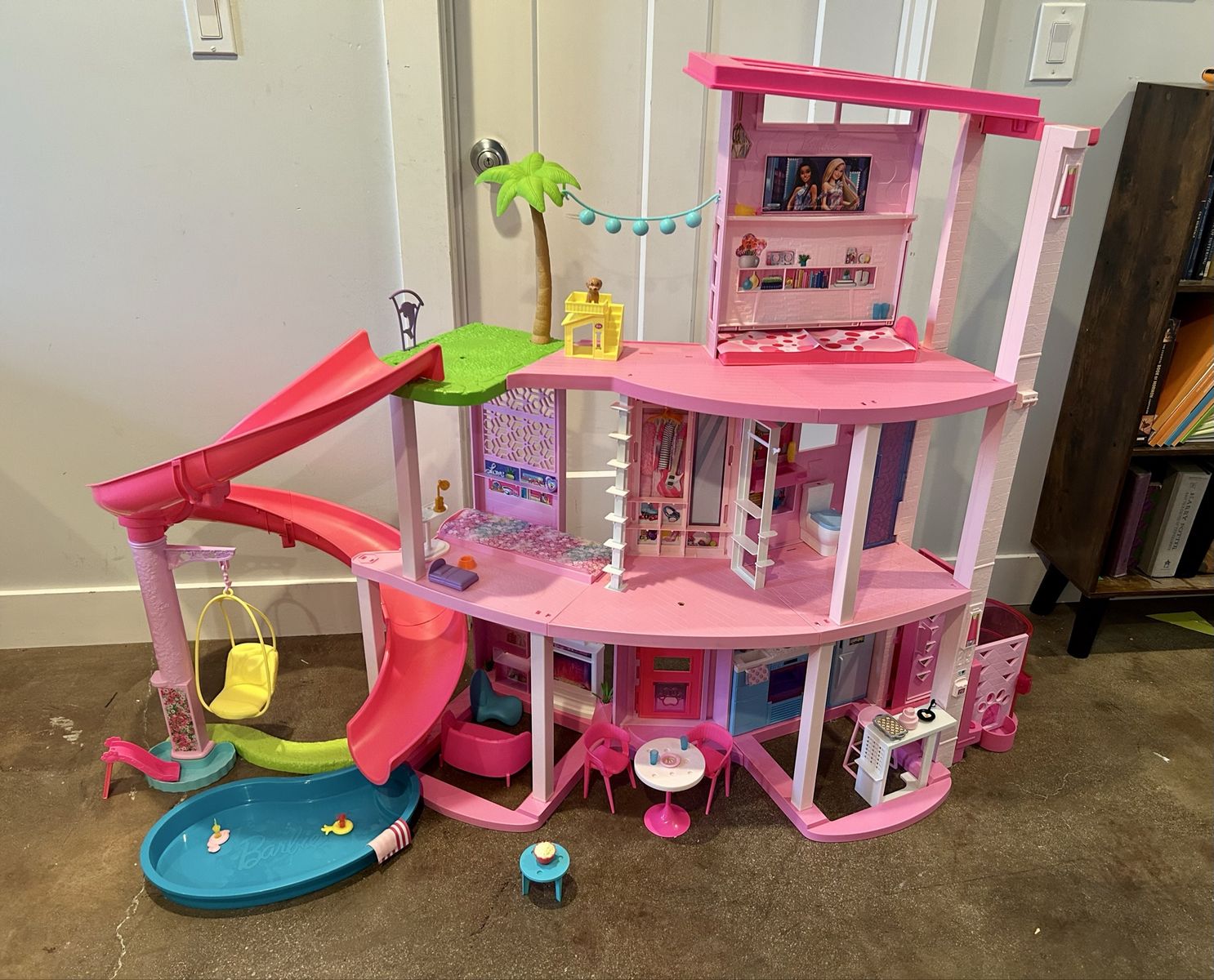 New Barbie Dreamhouse Pool Party Playset