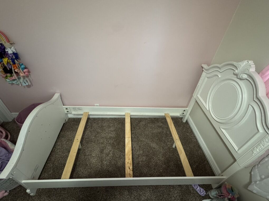 White GirLs Twin Bed Frame