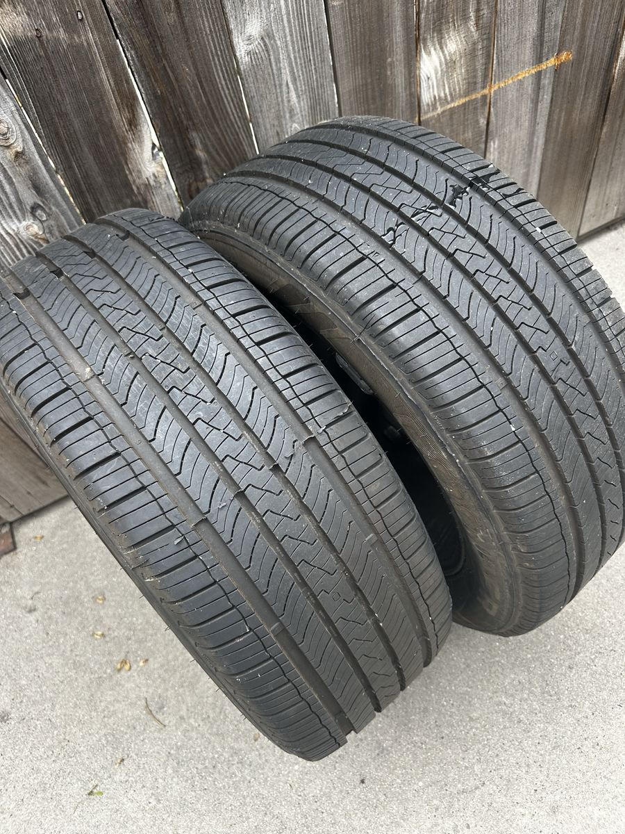 Used Michelin Premier LTX 235/65R18 Tires - Set of 4, and a spare tire Good Tread