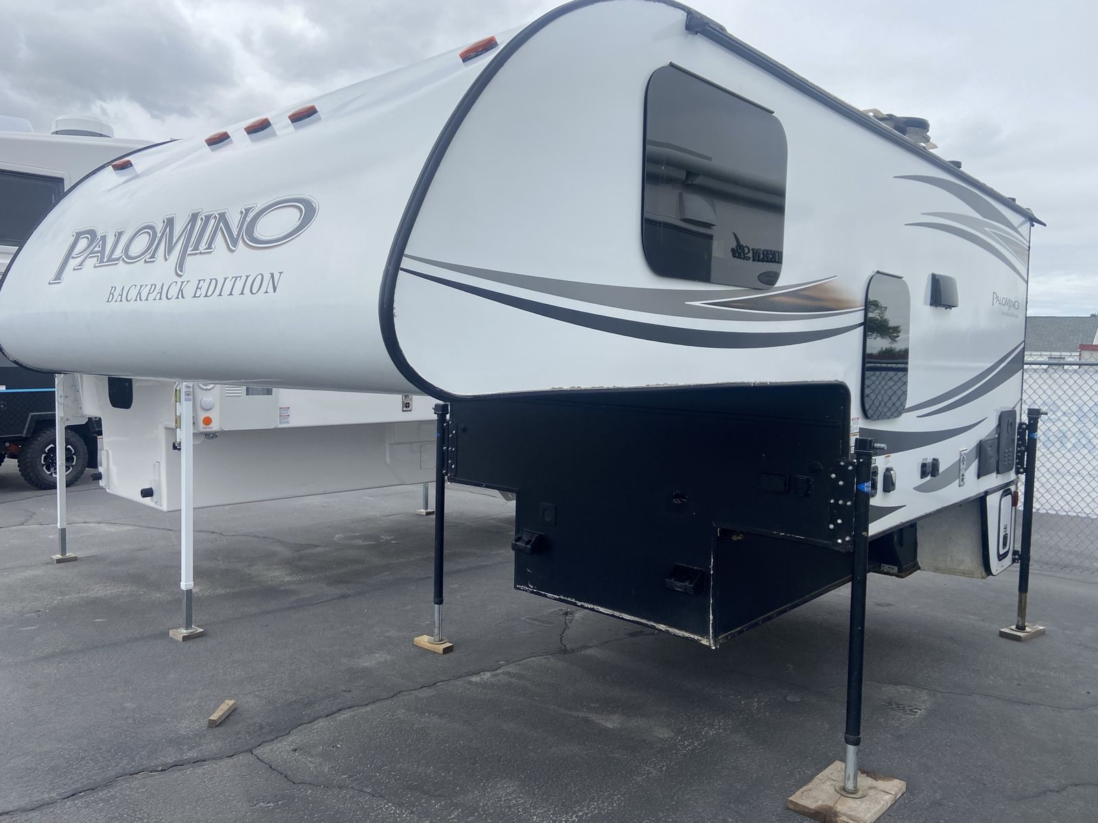 2018 Palamino HS8801