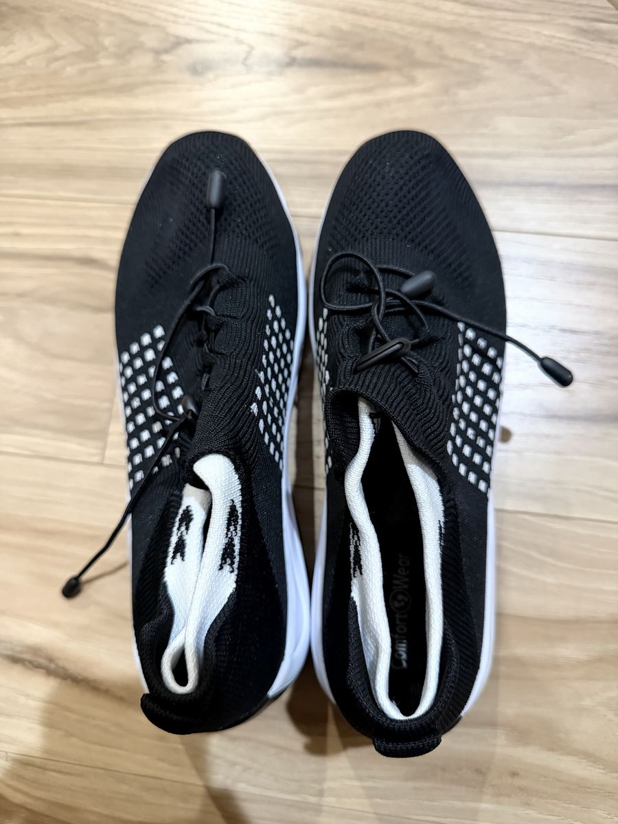 Comfort Wear black shoes, 42.5 (11-11.5 W size)