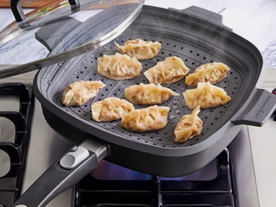 Pampered Chef Nonstick Square Steamer & Pan Set with Lid.