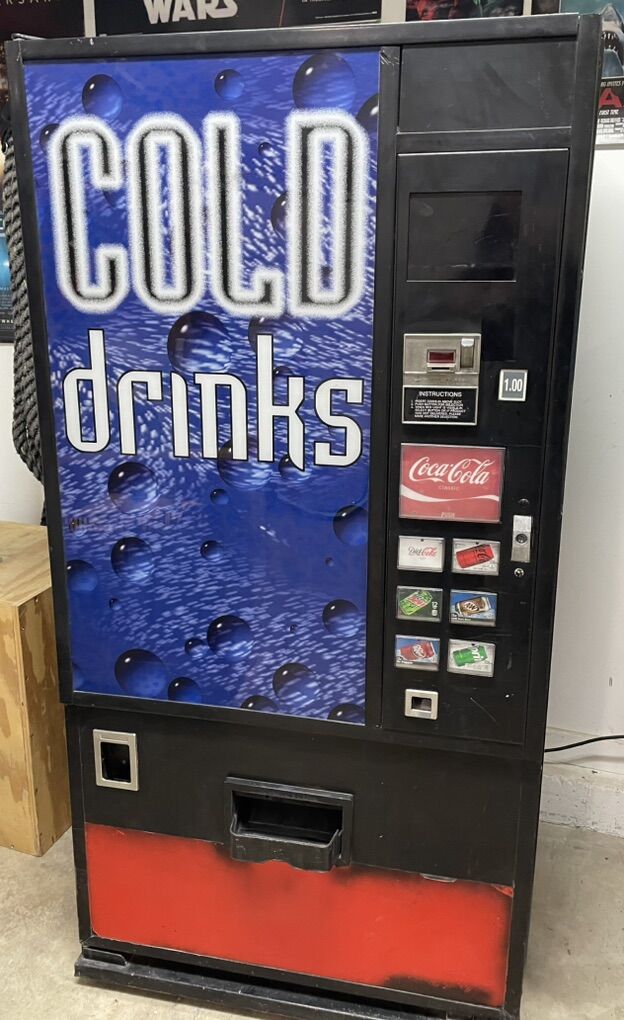 Dixie Narco 501T Vending Machine