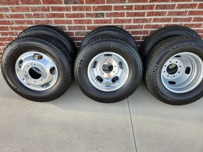 Ford F350 Dually Wheels and Tires