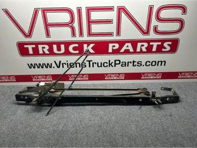 SPRAGUE E005-362 WIPER MOTOR ASSEMBLY W/ BRACKET AND PIVOT ARM