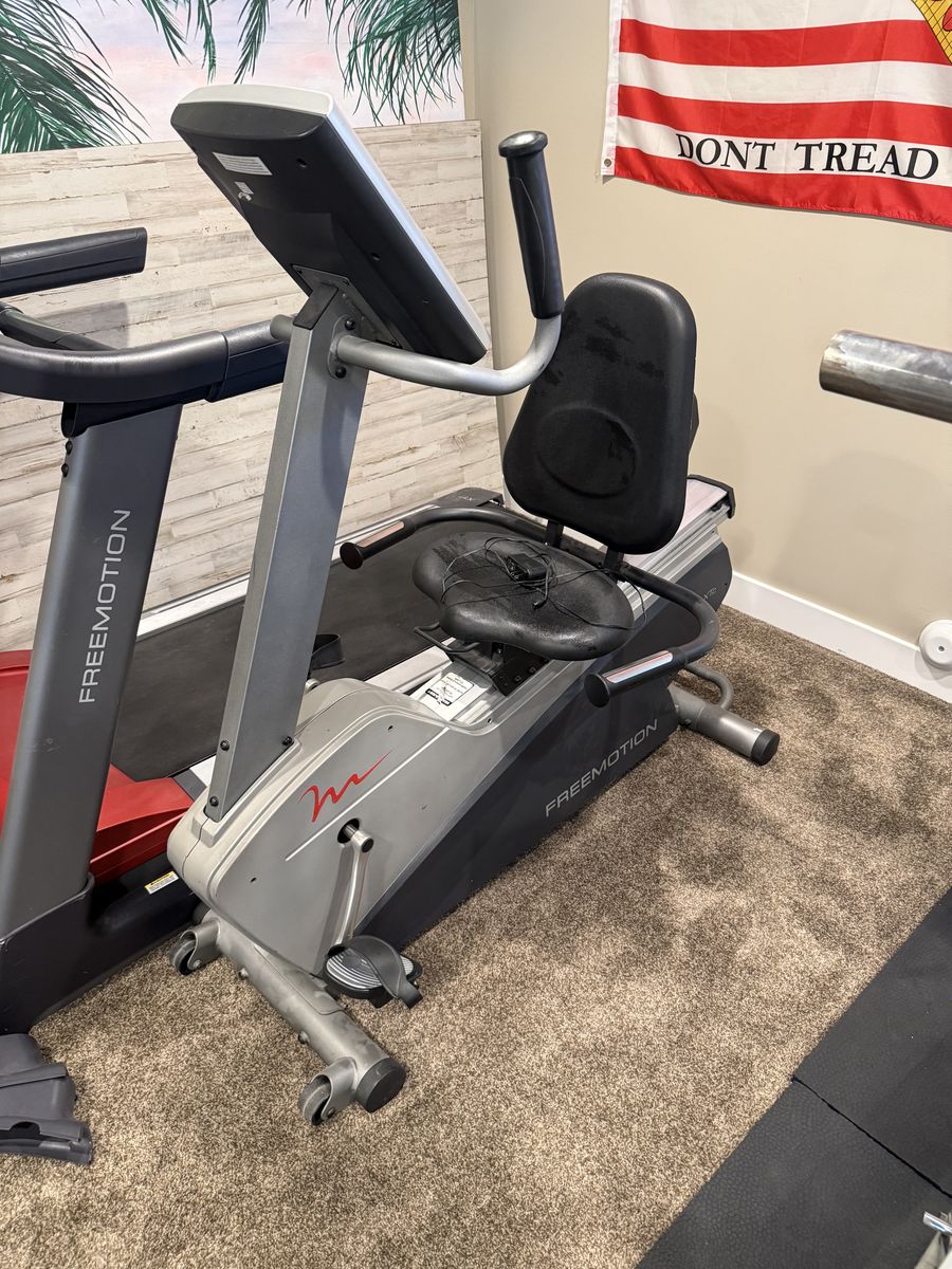 Freemotion recumbent stationary bike