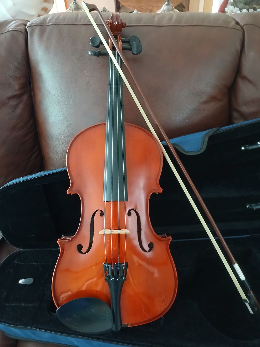 Oxford Viola with bow and case