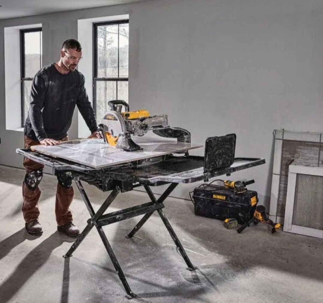 2 DeWalt Water Saws for Tile