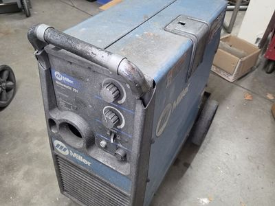 Millermatic 251 Welder with Gun