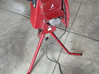 Pitching Machine Baseball / Softball