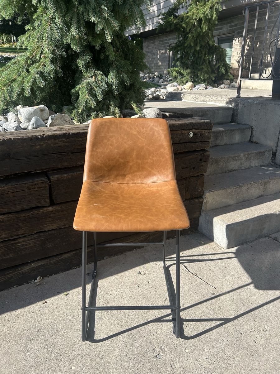 Counter height chairs (6)