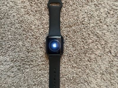 Apple Watch Series 3 38mm GPS – Good Condition