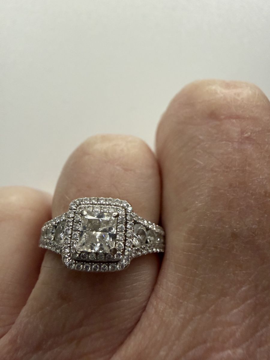 Stunning ALL REAL diamond designer engagement ring
