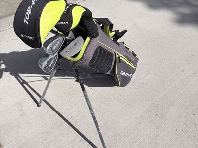 Junior set of golf clubs