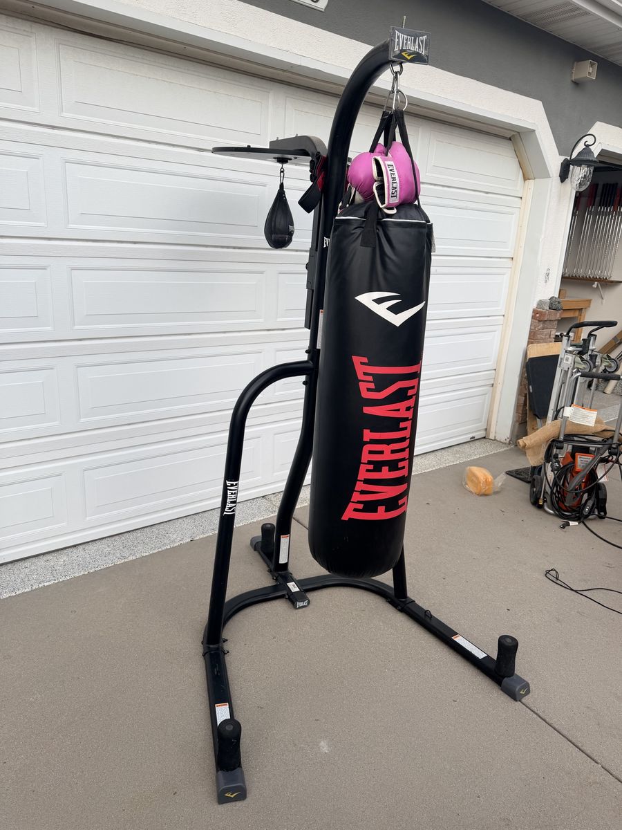 Everlast Heavy Bag and Speed Bag Stand Combo with Gloves and wraps. Lightly used.