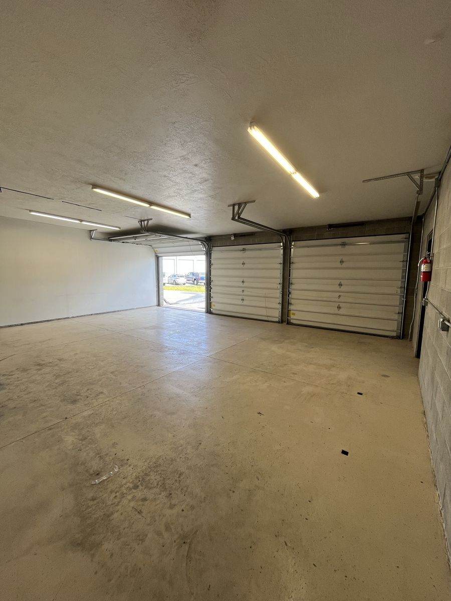30' X 24' Garage Space/Storage For Lease