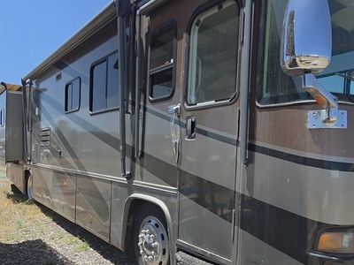 2004 Freightliner MH Chassis