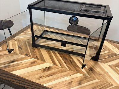 10 gallon reptile tank with front opening doors.