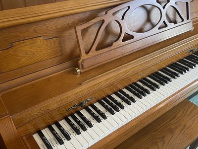 Young Chang Piano (Good Condition)