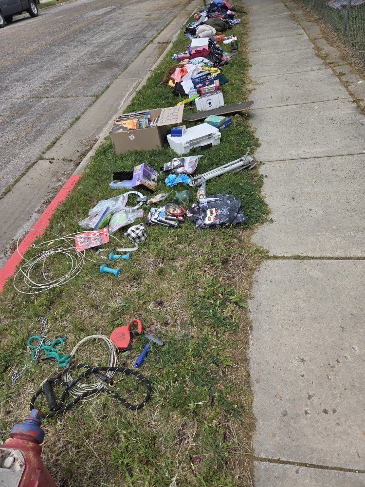 FREE YARD SALE ITEMS