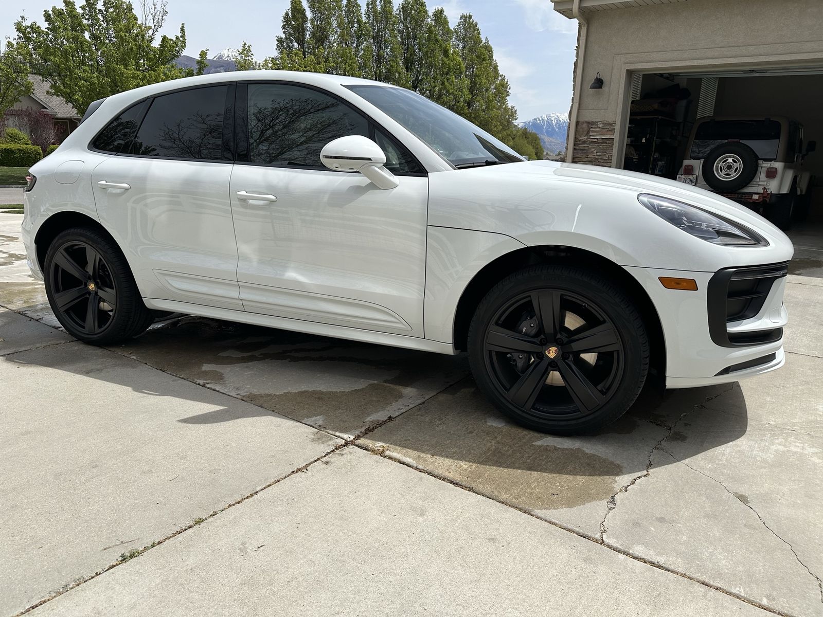 2024 Porsche Macan Base