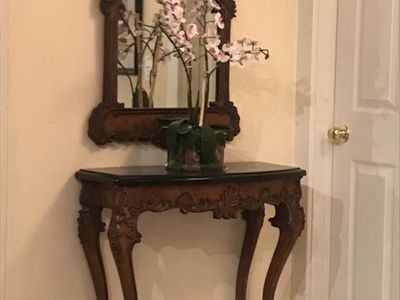 Vintage Ornate Wooden Console Table with Matching Wall Mirror by Pulaski