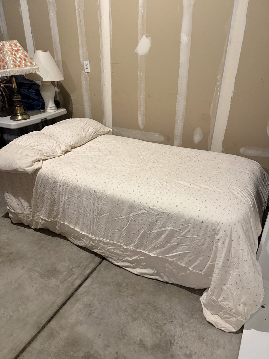 Twin Bed with Mattress, Box Spring, Frame, 2 pillows and Floral Bedding Set