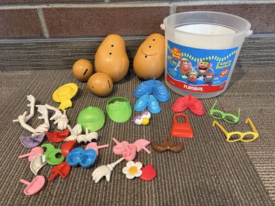 Mr Potato Head Family Bucket Set